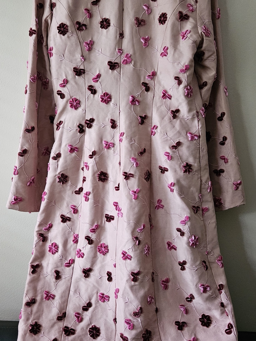 Pink Embroidered Floral Robe - Picture 2 of 7